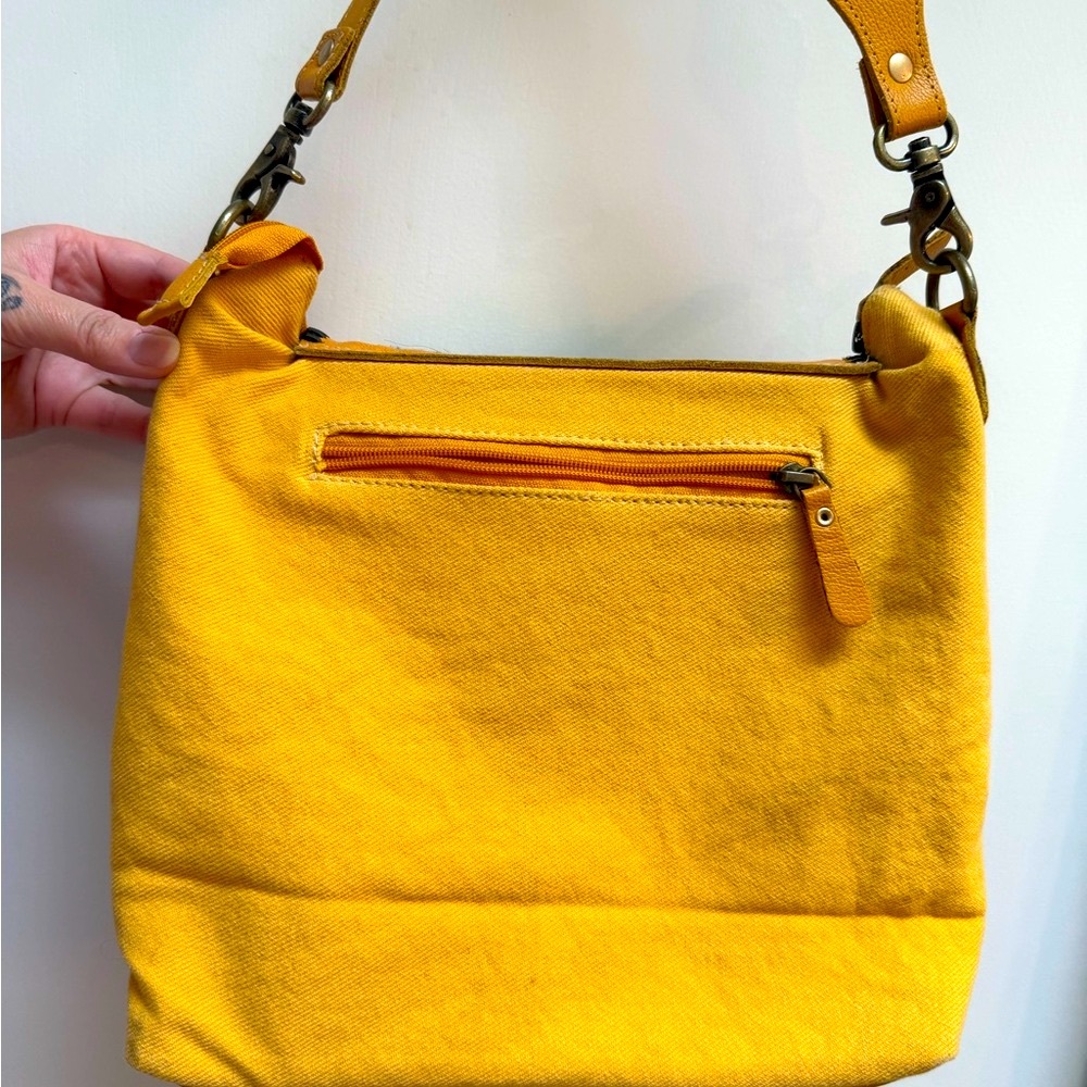 Beautiful Yellow and Black Patterned Boho Women's Bag - Picture 14 of 16
